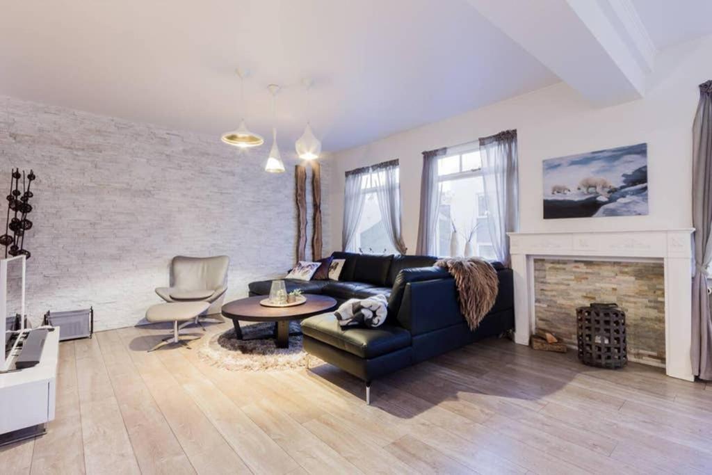 Superb Central Location, No Car Needed - Spacious アークレイリ エクステリア 写真