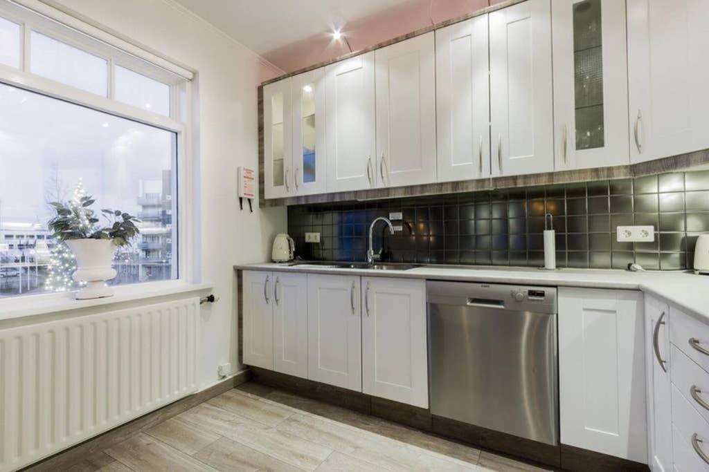 Superb Central Location, No Car Needed - Spacious アークレイリ エクステリア 写真